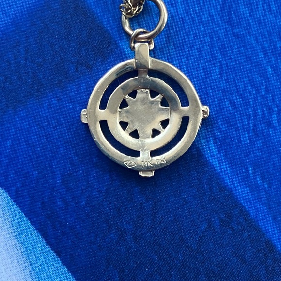 14k Gold Compass necklace - Picture 2 of 3